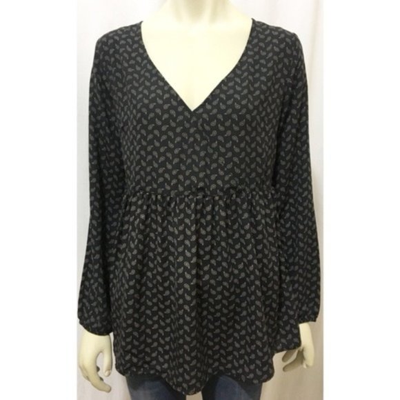 Lumiere Tops - Lumiere Medium Paisley Print Babydoll Top NWT